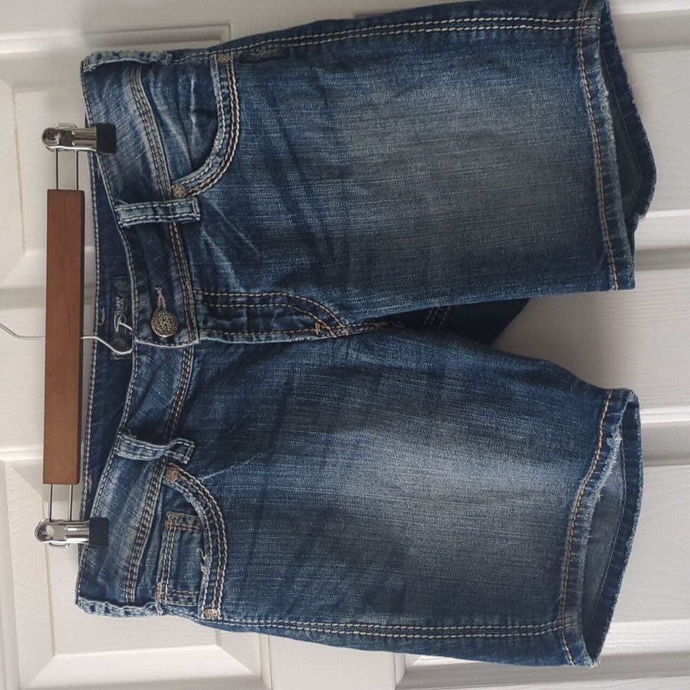 Women's Silver shorts size 31, 7 inch inseam